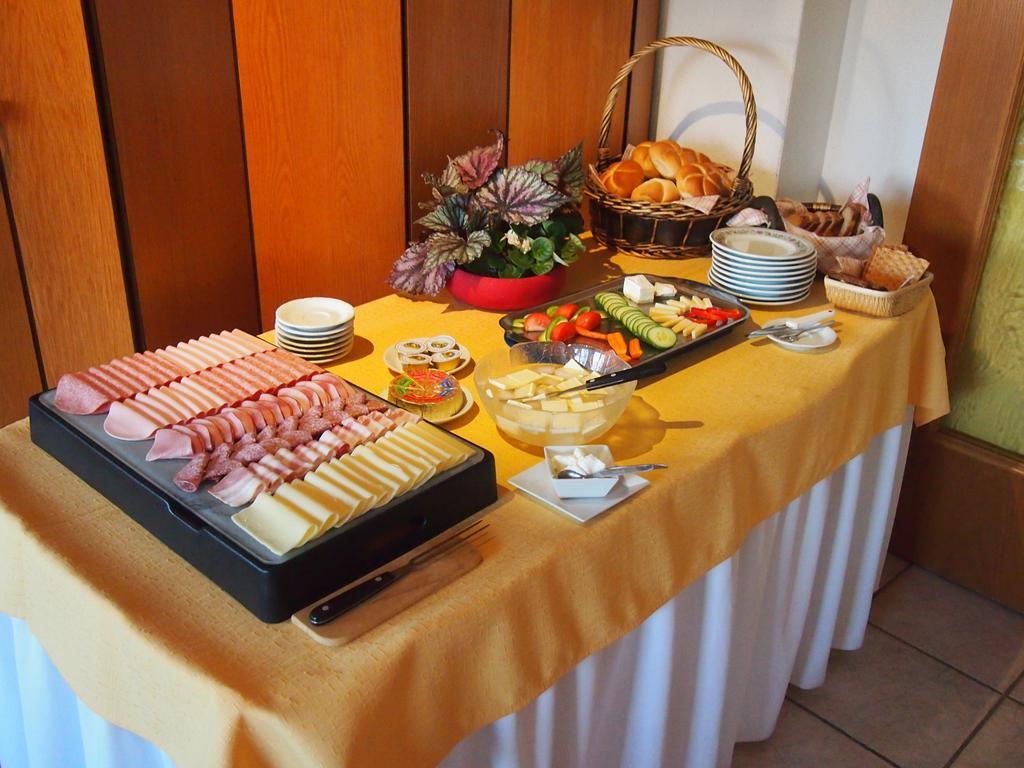 Hotel-Pension Stallinger Вайрег Екстериор снимка